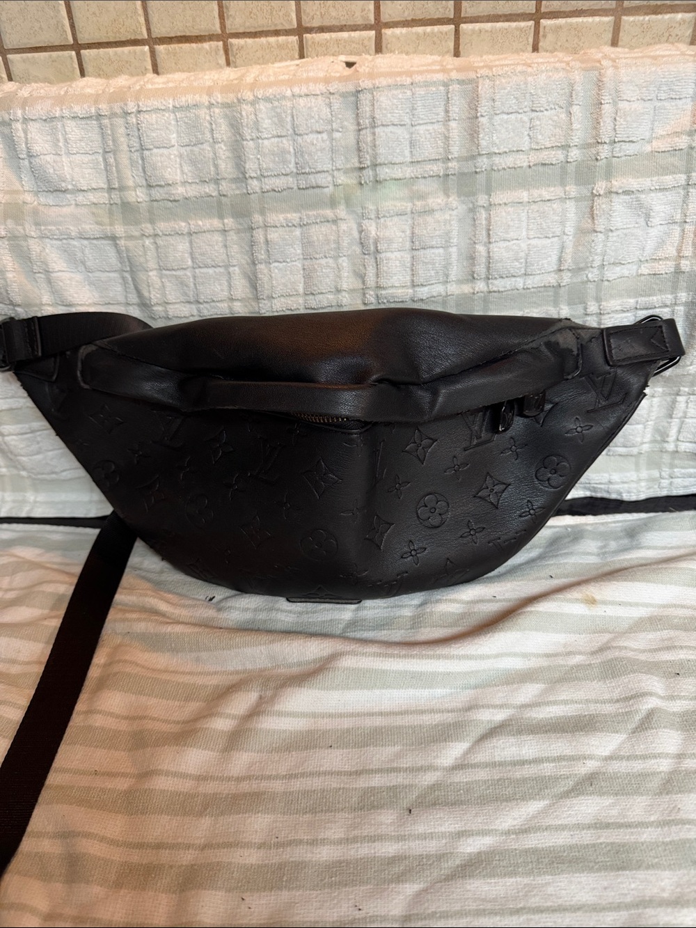 Louis Vuitton Black Leather Belt Bag with Adjustable Strap w/pics of flaws